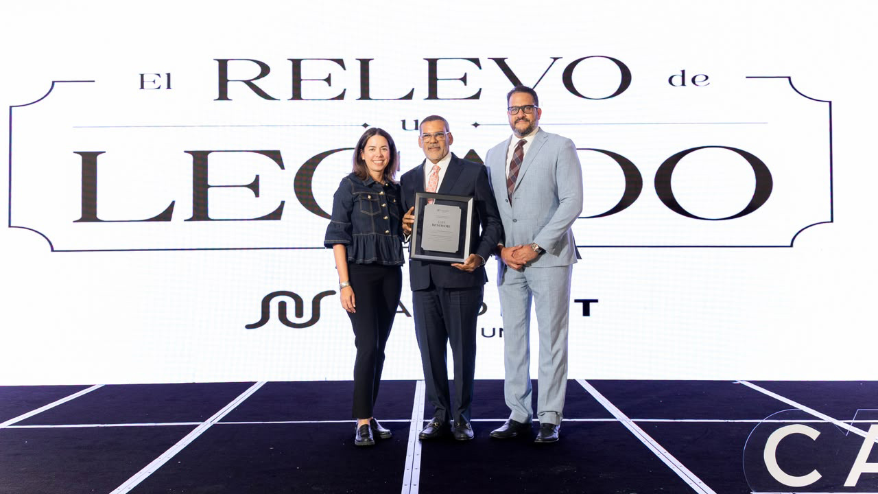 Paola Pére, Luis Bencosme y Ángel Gil