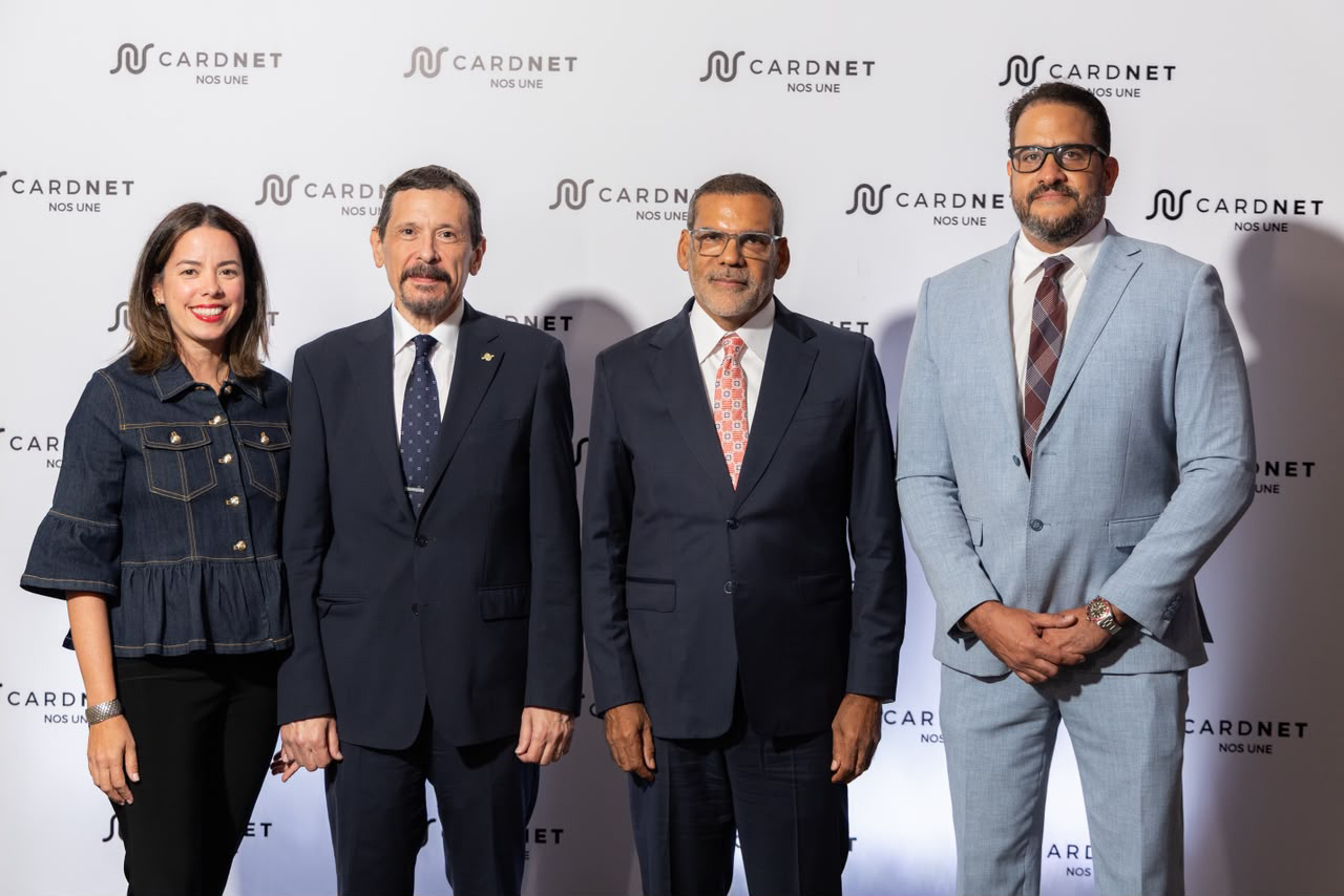 Paola Pérez, Martín Cava, Luis Bencosme y Ángel Gil